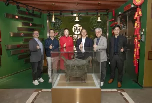 韩国李锡九中将考察空气制水项目