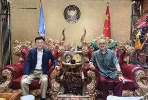 中文宣三百文化產業集團黨委書記、董事長魏良鵬晤世貿基金會拿督斯里吳罡豪