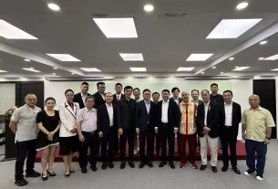 拿督斯里吳罡豪晤上海市青浦區委常委張得志