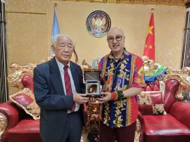 國際收藏聯盟聘林廣兆任榮譽主席 捐十億圓元青花賀香港珠海學院80週年